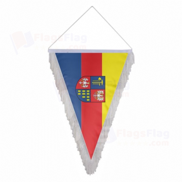Bochenski Triangle Fringed Streamers