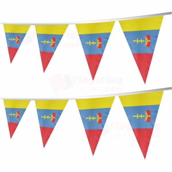 Busko Stringed Triangle Flag