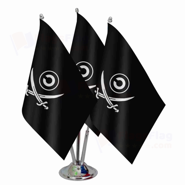 Copyleft Pirate Symbol Triple Table Flag