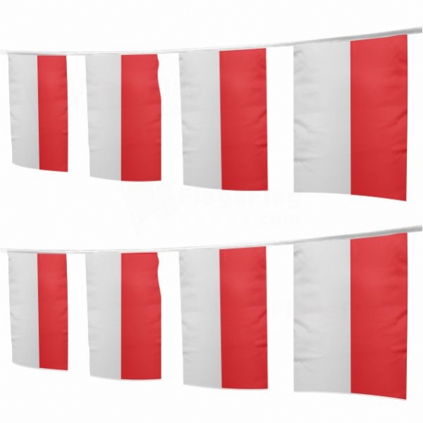 Courland Square String Flags