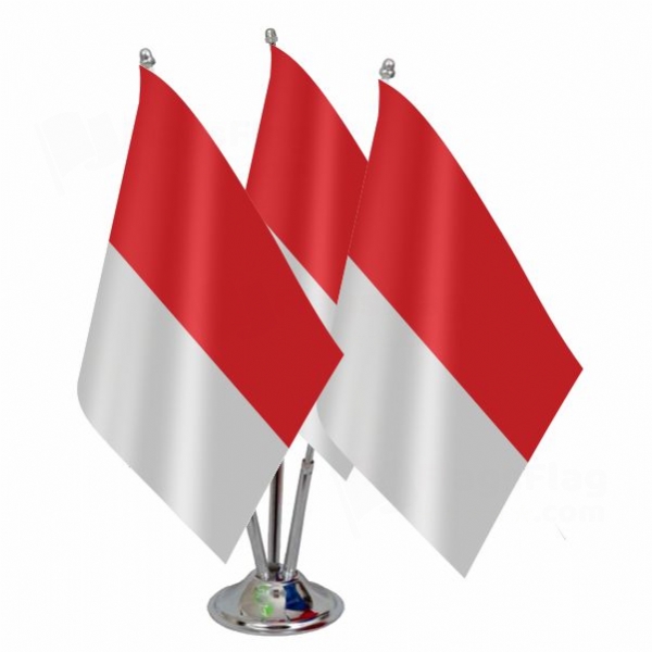 Courland Triple Table Flag