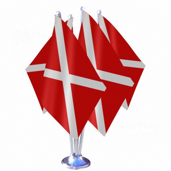 Elleore Quadruple Table Flag