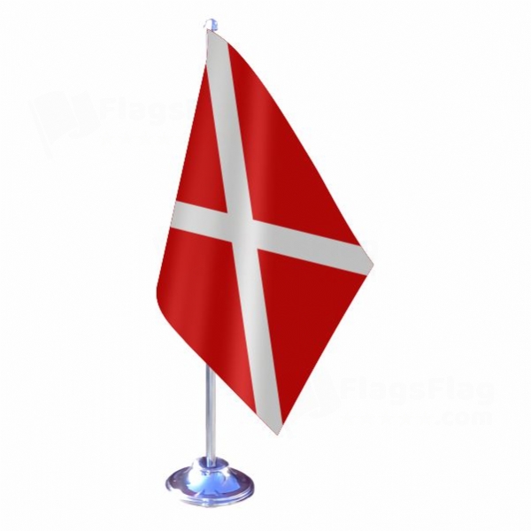 Elleore Single Table Flag