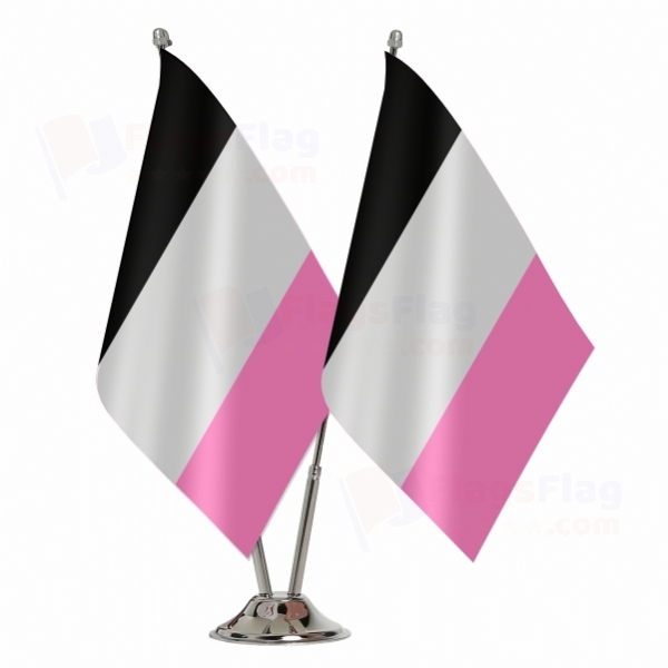 Femaric 2 Table Flags