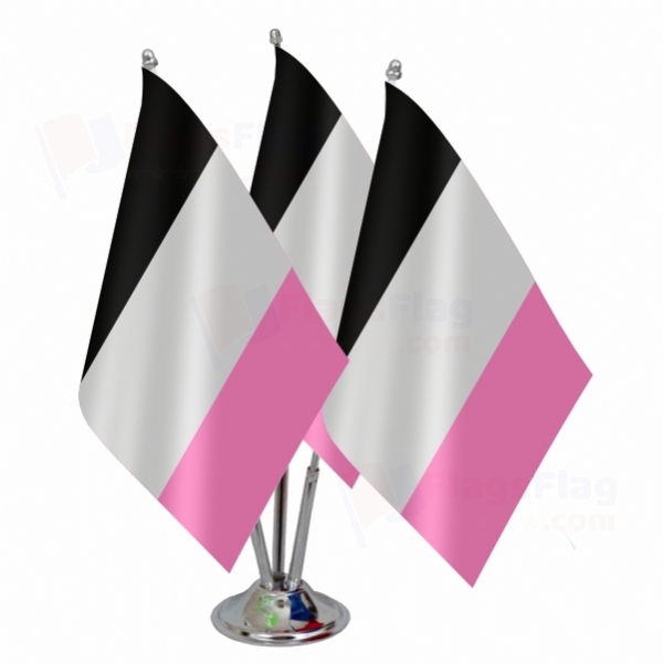 Femaric Triple Table Flag