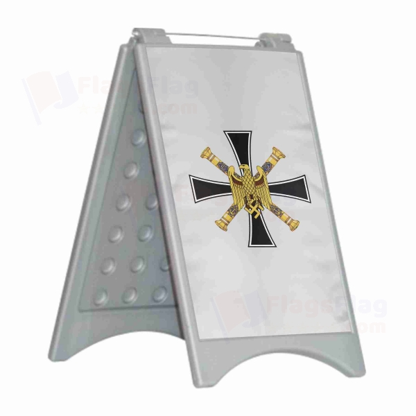 Grand Admirals Open Grand Admirals Close Plastic Pontoon