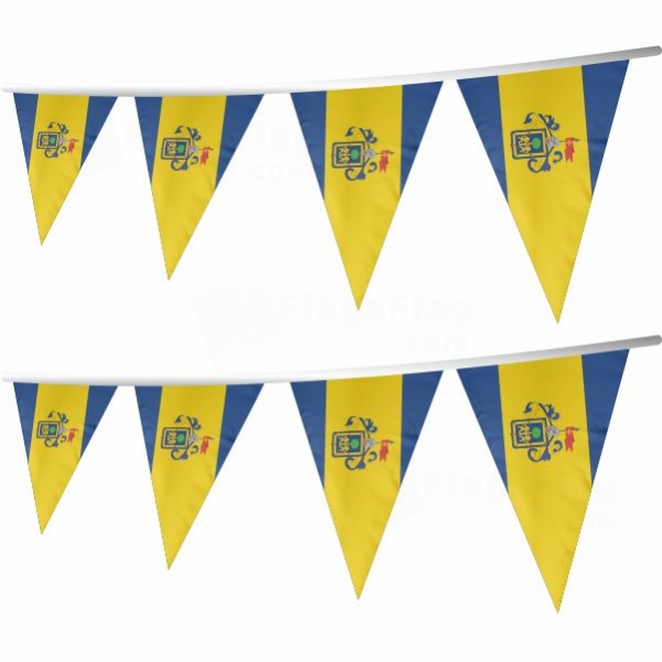 Guadalajara Stringed Triangle Flag