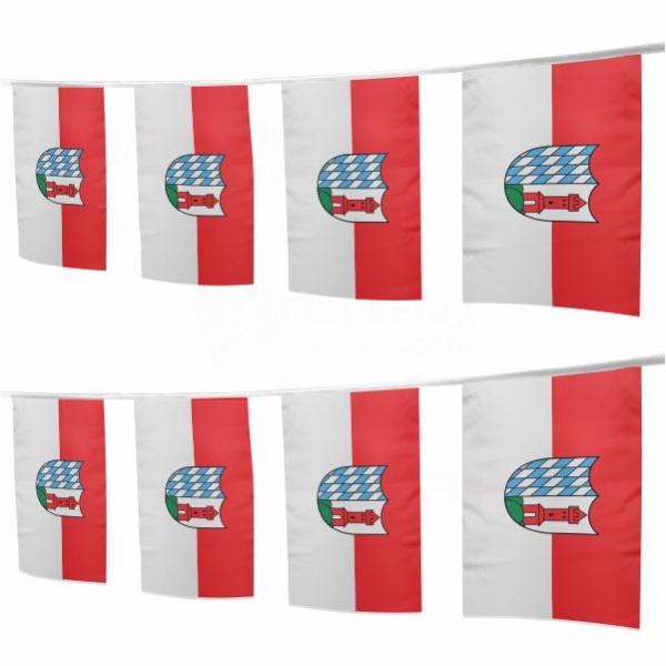 G�nzburg Square String Flags