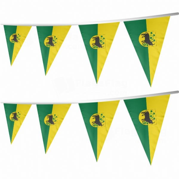 G�strow Stringed Triangle Flag
