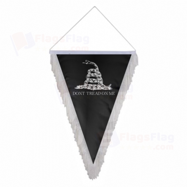 Siyah Dont Tread On Me Triangle Fringed Streamers