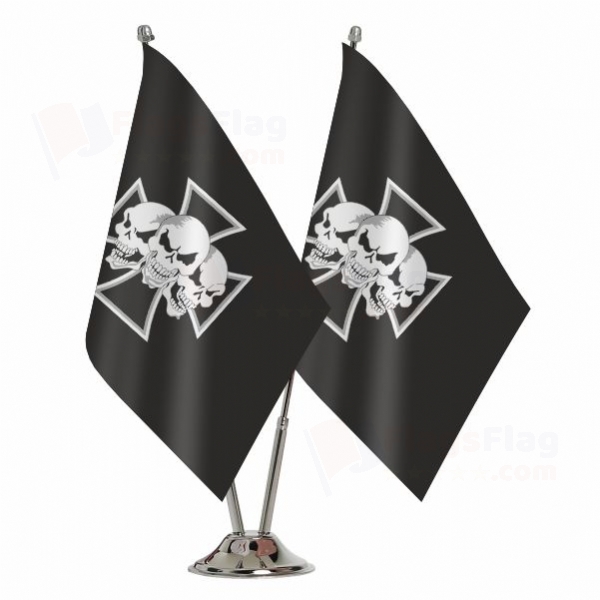 Skull �ron Cross 2 Table Flags