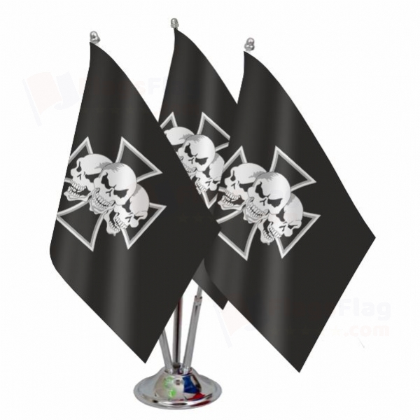 Skull �ron Cross Triple Table Flag