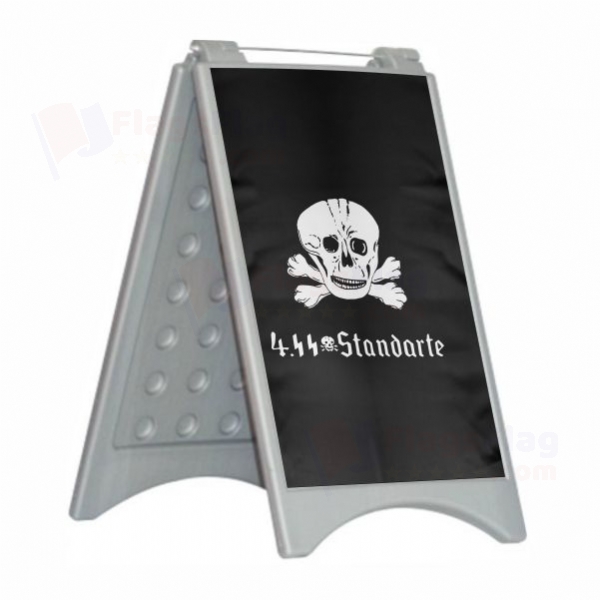 SS Death s Head Units Totenkopf Fanfarentuch Open SS Death s Head Units Totenkopf Fanfarentuch Close Plastic Pontoon